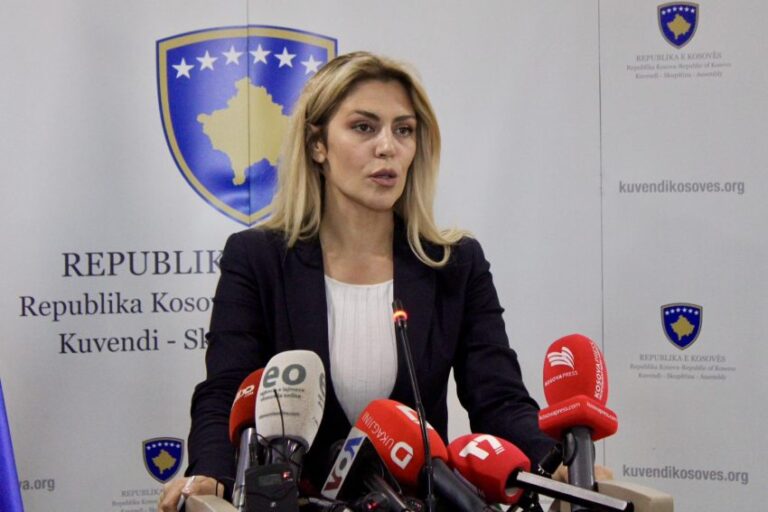Deliu-Kodra: Kurti ishte informuar për vagonët që dërgoheshin për riparim në Serbi