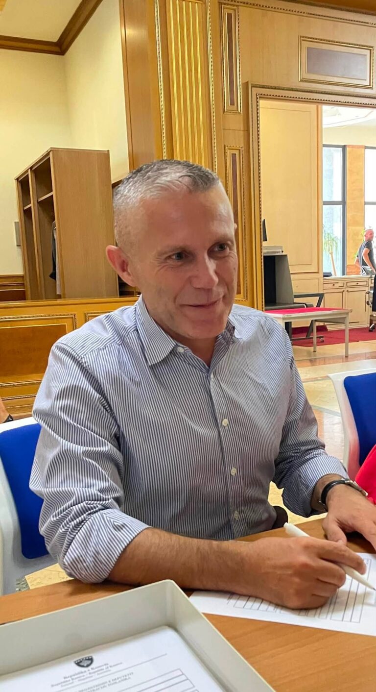 Burim Ramadani regjistrohet si deputet: Siguria kombëtare mbetet prioriteti im