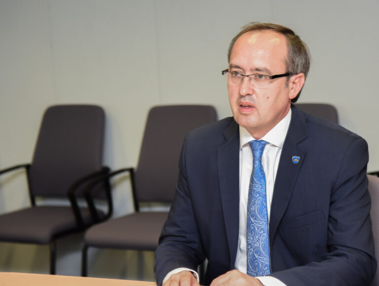 Hoti: Zgjedhjet e jashtëzakonshme nuk zgjidhin asgjë, duhet kompromis