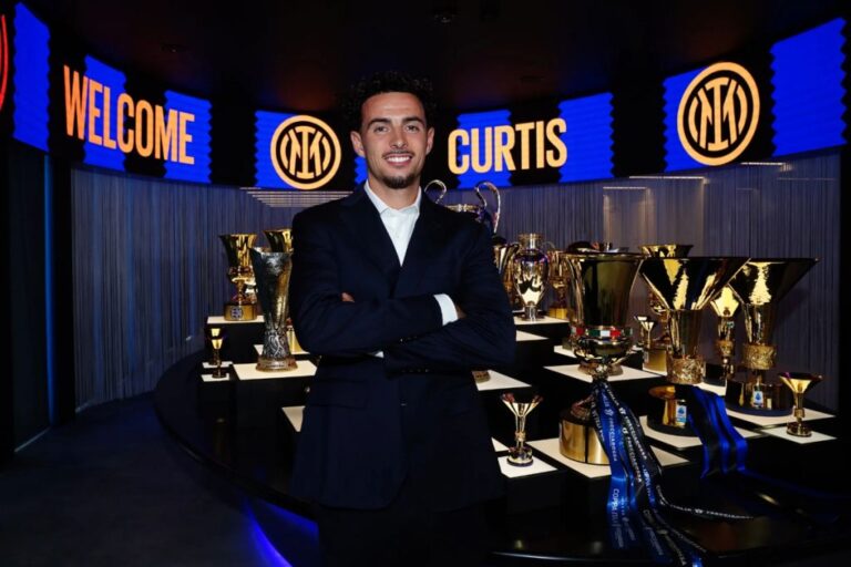 Curtis Jones zyrtarisht te Interi, Liverpooli përfiton 30 milionë euro