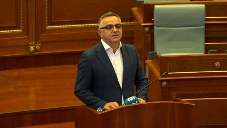Tahiri: Kushtetuta nuk është menu, duhet të mbahet seanca