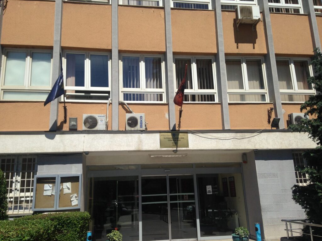 Gjykata shpall të pafajshëm tre të akuzuarit për vrasjen në Gllogjan