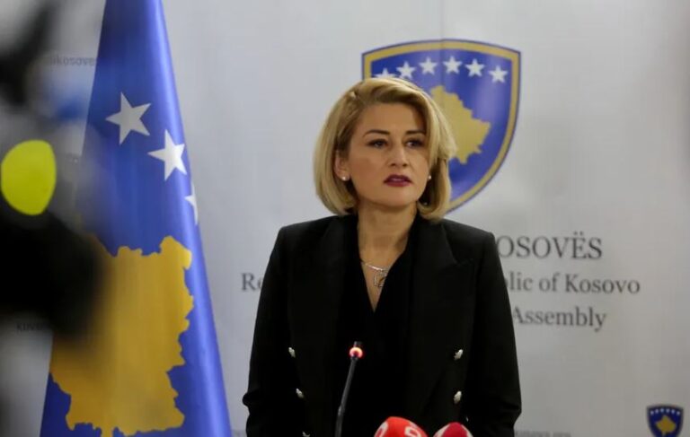 Kusari kritikon opozitën pas incidentit me vezë: Dialogu është rruga për zhbllokimin e situatës