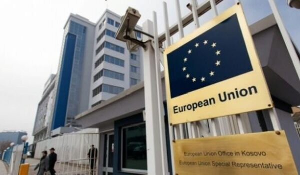BE-ja alarmon për krizën institucionale: “Kosova po rrezikon fondet dhe reformat”