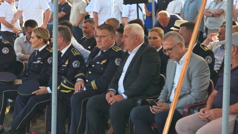 Sveçla, Hoxha e Dugolli marrin pjesë në varrimin e policit nga Malisheva
