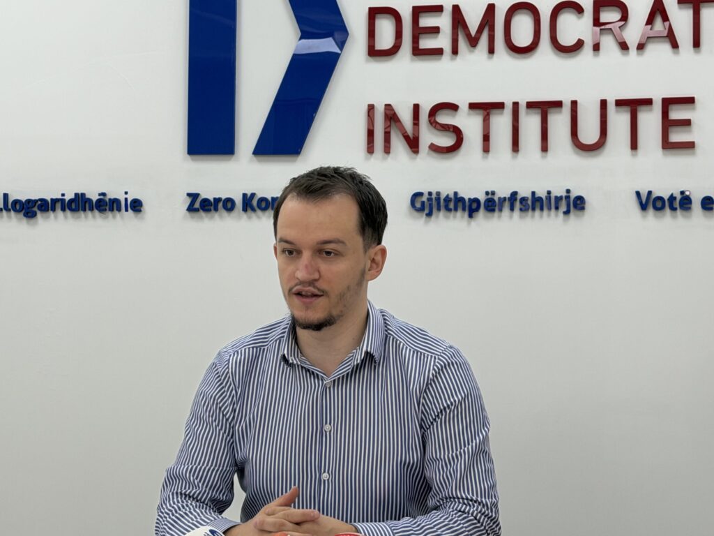 Cakolli kundërshton vazhdimin e seancës së Kuvendit: Shkelje kushtetuese dhe procedurale
