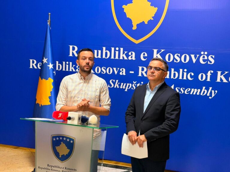 PDK dhe Aleanca kërkojnë seancë nesër në orën 11:00