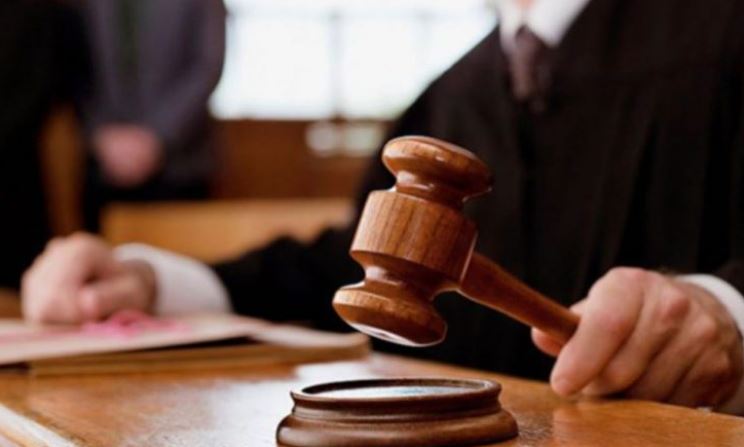 Aktakuzë ndaj një personi në Pejë për tentim-vrasje dhe armëmbajtje pa leje