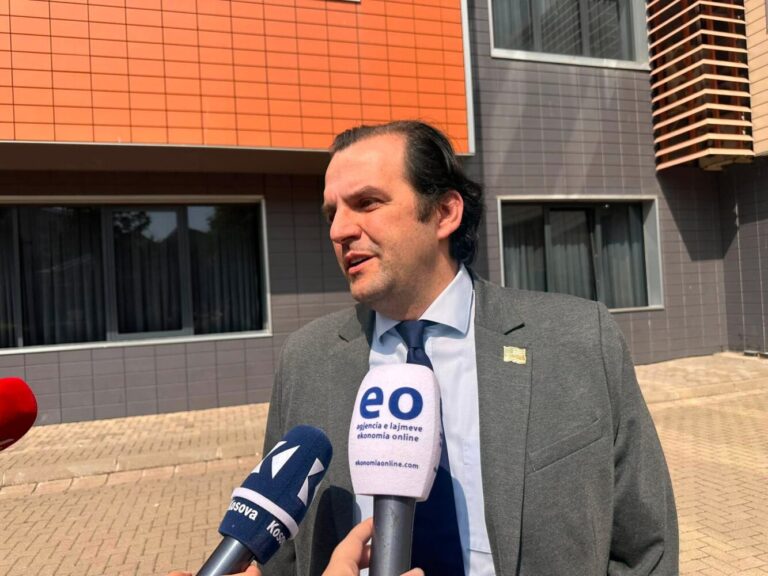 Rugova: LDK-ja vendos pas mbledhjes së grupit nëse merr pjesë në seancë