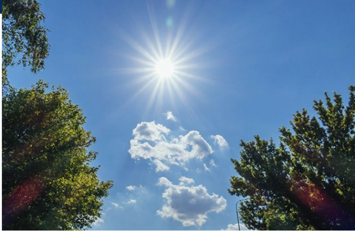 Mot me diell dhe vranësira, temperaturat deri në 34°C