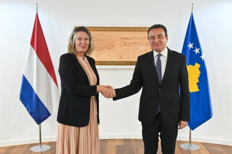 Kurti i uron suksese ambasadores Boven pas përfundimit të mandatit në Kosovë