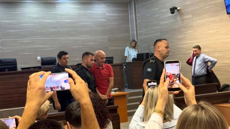 Sheholli para gjykatës për akuzat për spiunazh dhe shantazh