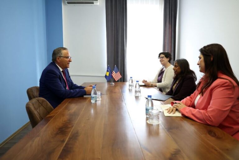Hamza dhe Prattipati diskutojnë krizën institucionale në Kosovë