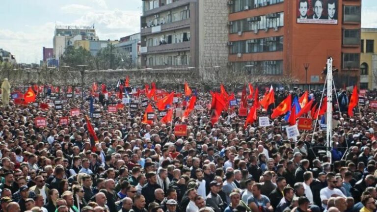Marshim në Shkup në mbështetje të katërshes së UÇK-së
