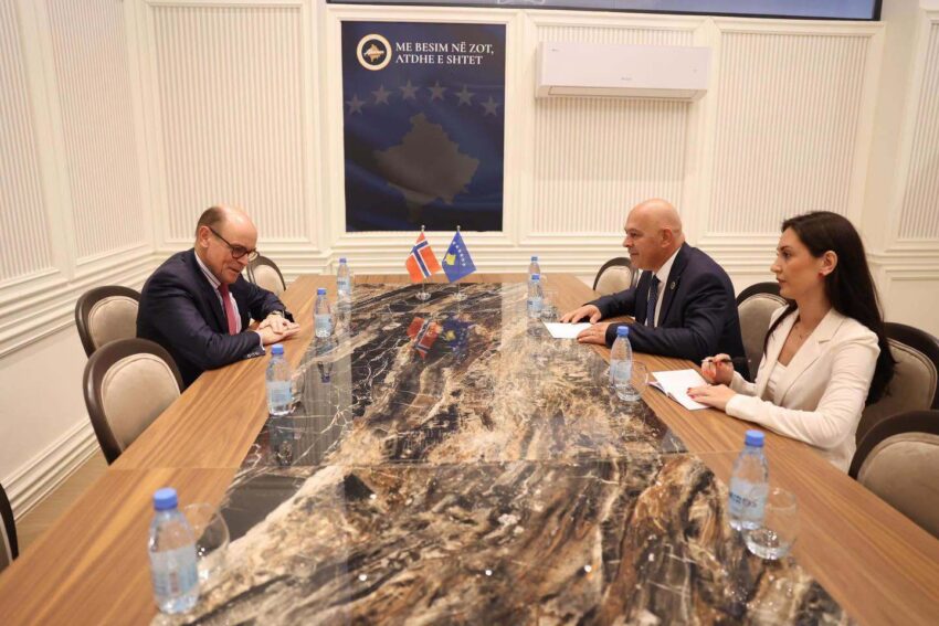 Gjini: Kosova do ta gjejë rrugën për rivendosjen e demokracisë