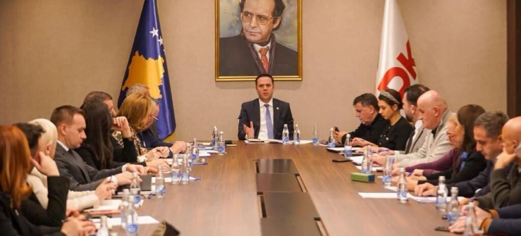 Abdixhiku mbledh sot LDK-në për kandidaturën e Sejdiut