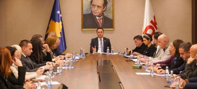 Abdixhiku mbledh sot LDK-në për kandidaturën e Sejdiut