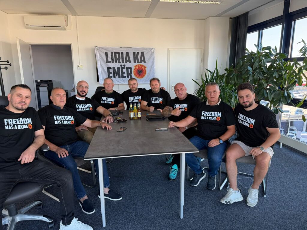 Mërgata niset drejt Hagës para vendimit për ish-krerët e UÇK-së